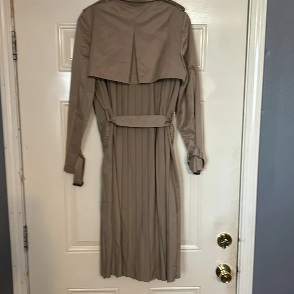 Jovonna London Trench Coat - Picture 4 of 7